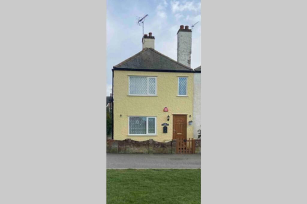 Cosy Cottage Great Bentley Near Station And Shops Exteriér fotografie